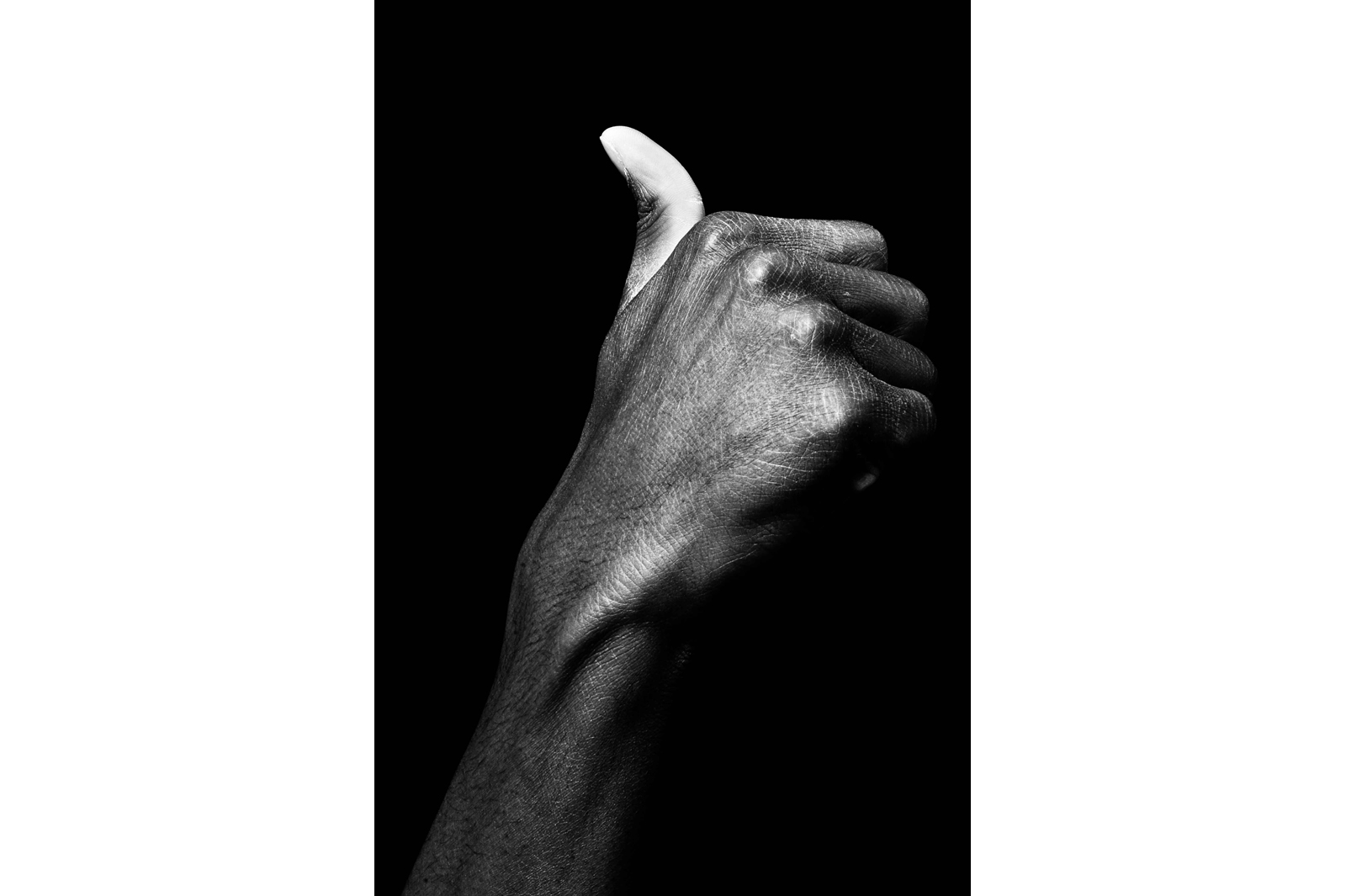 [arte] / black hands white